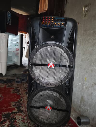 Audionic Mehfil 1212 used But condition is Good Wheel k pas se Thora