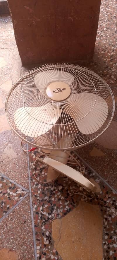 office bracket fan good condition