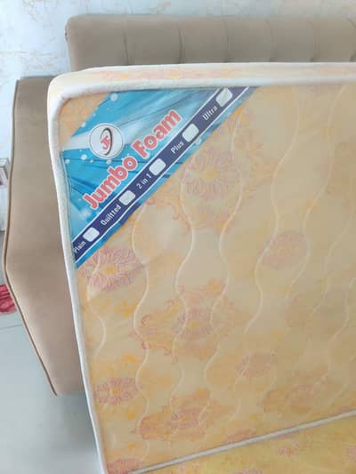 Single bed mattress