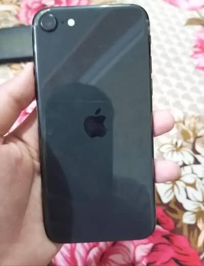 Apple iPhone SE lush condition 64gb 88bh true tone active water pack