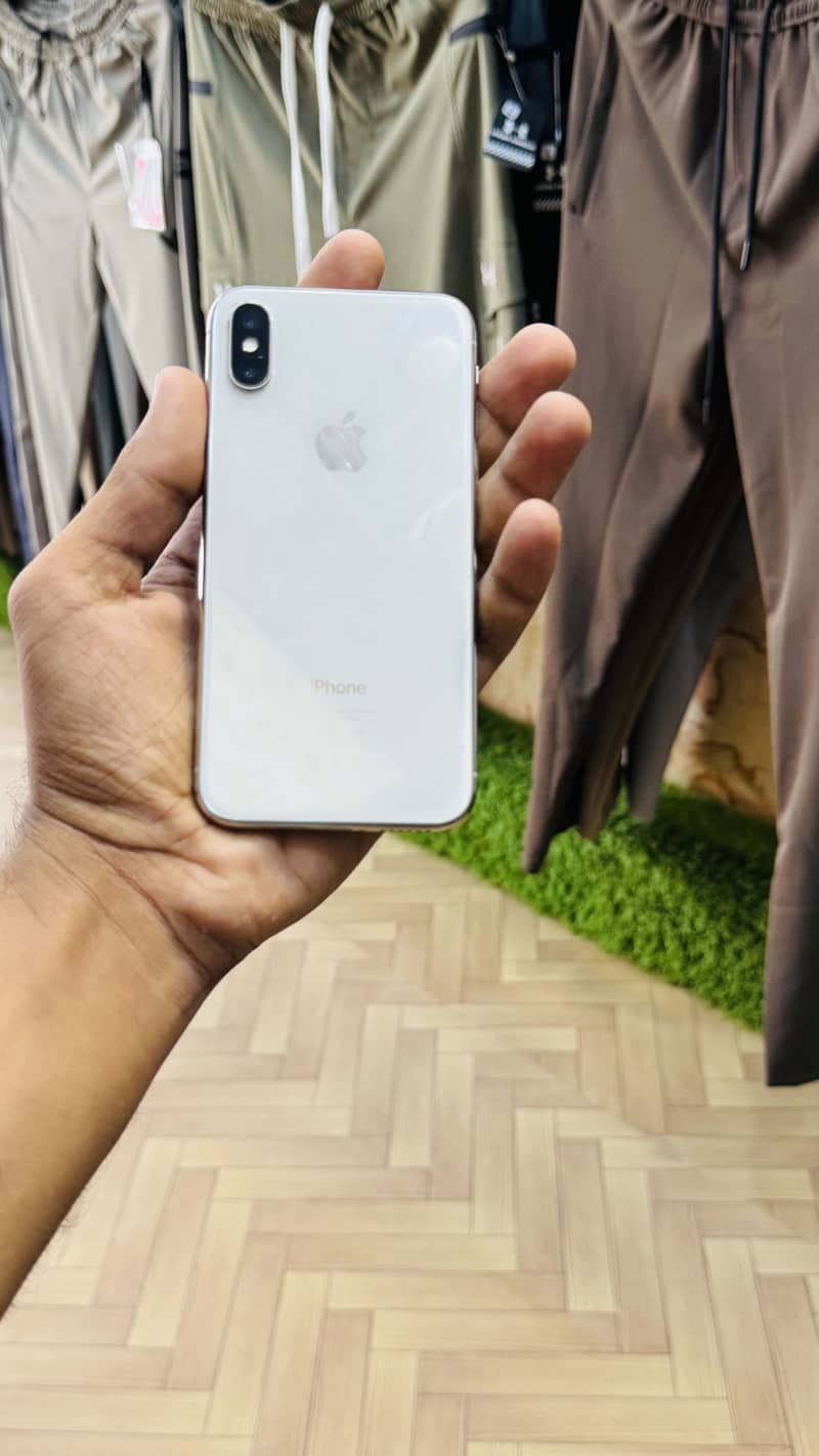Apple iPhone X 5