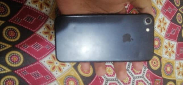 Apple iPhone 7