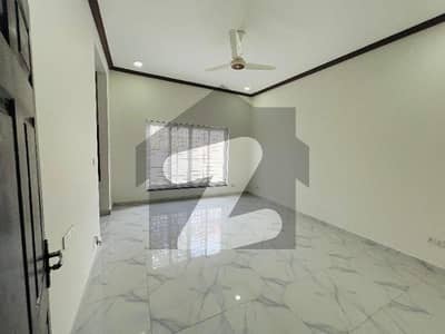 In G-9/4 3200 Square Feet House For Sale