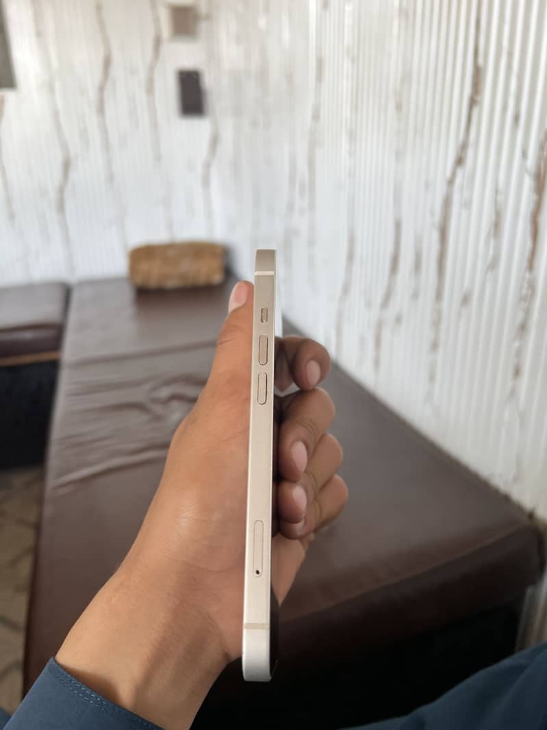 Apple iPhone 13 4