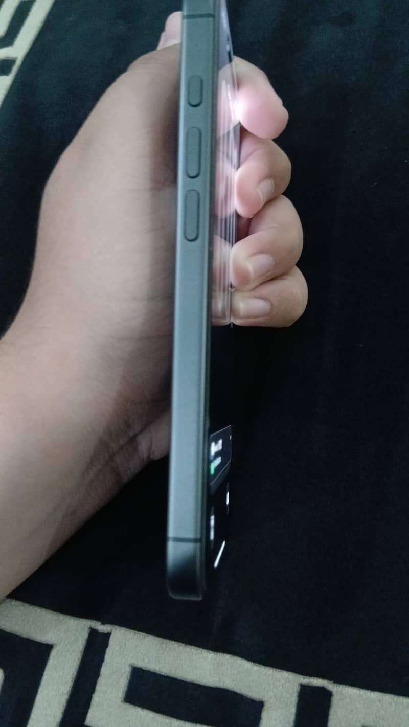 Apple iPhone 17 5