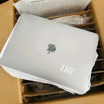MacBook pro 13" (2020) Core i7 | 32GB RAM | 512GB SSD | Retina Display