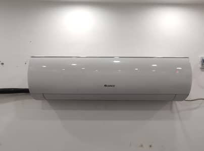 Gree 1.5 tonn Inverter AC Ferry series in Warranty