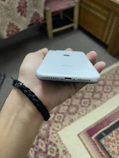 Apple iPhone XR