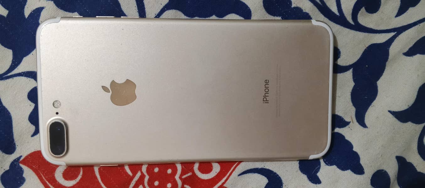 Apple iPhone 7 Plus 3