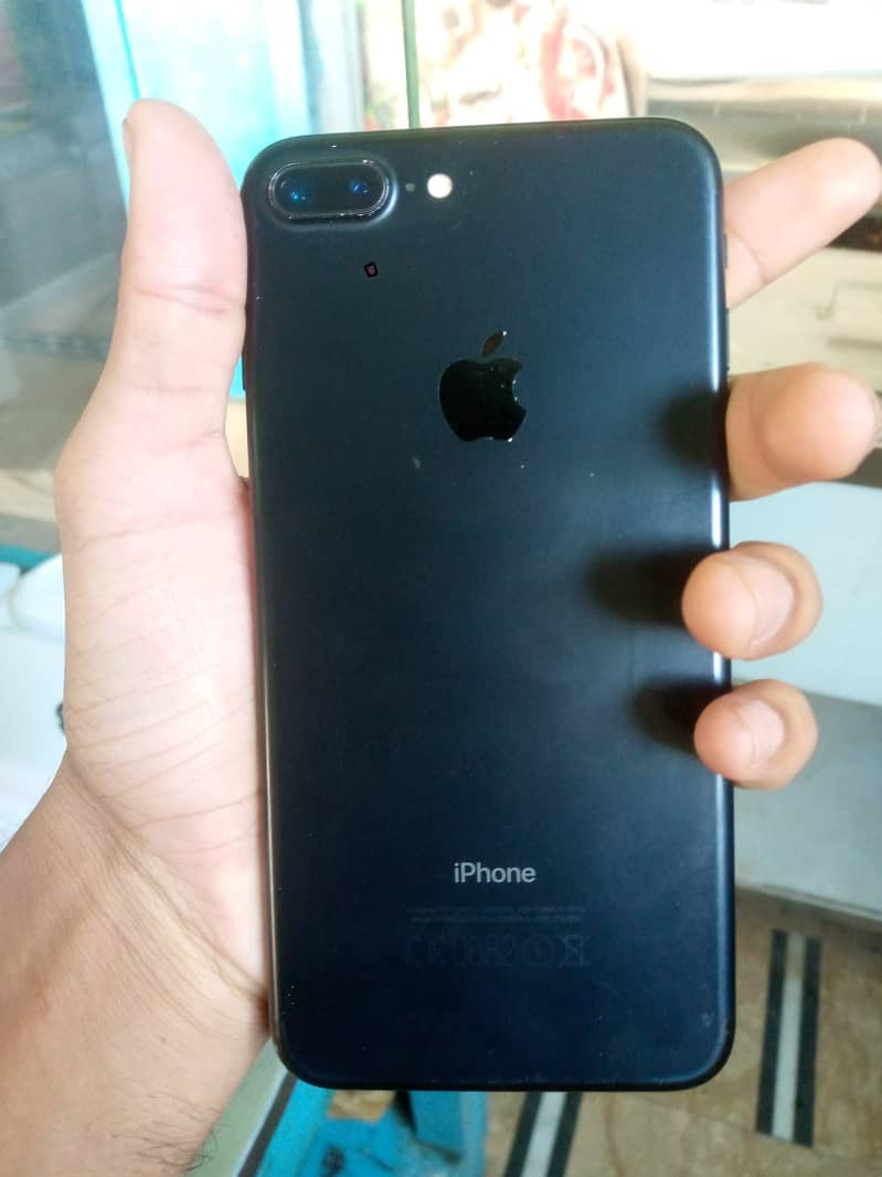 Apple iPhone 7 1