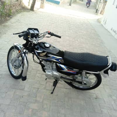 125 URENT FOR SALE. 2025 MODEL