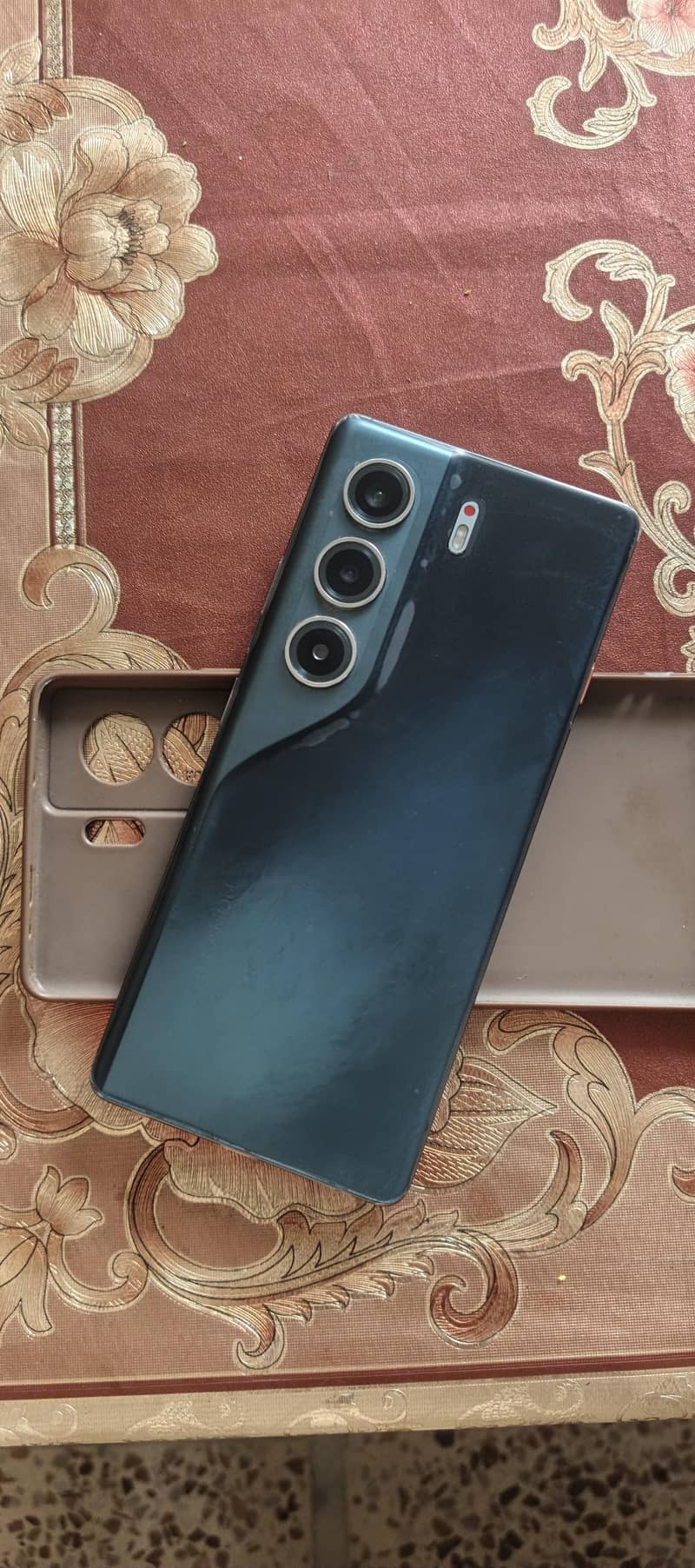 Tecno CAMON 40 Pro 0
