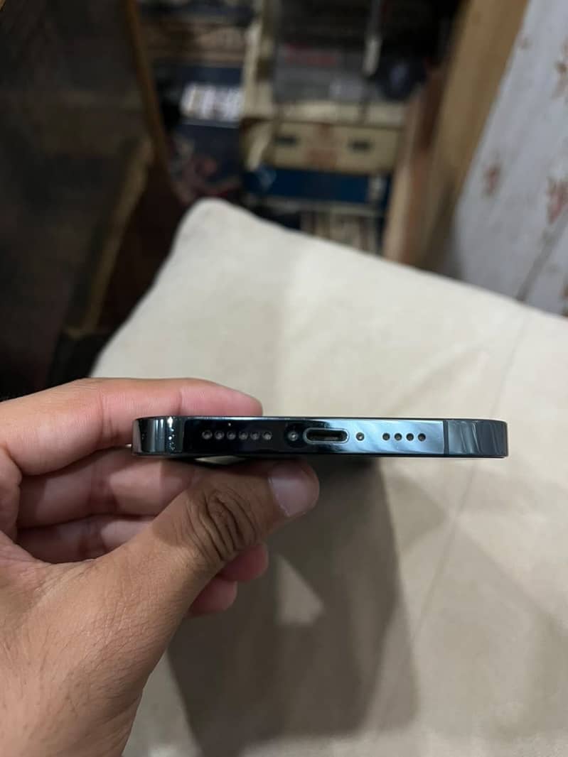 iPhone 3