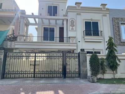 BRAND NEW HOUSE VICTORIAN DESIGNI 10 MARLA HOUSE AT SUPER LOCATION AVAILABLE FOR SALE