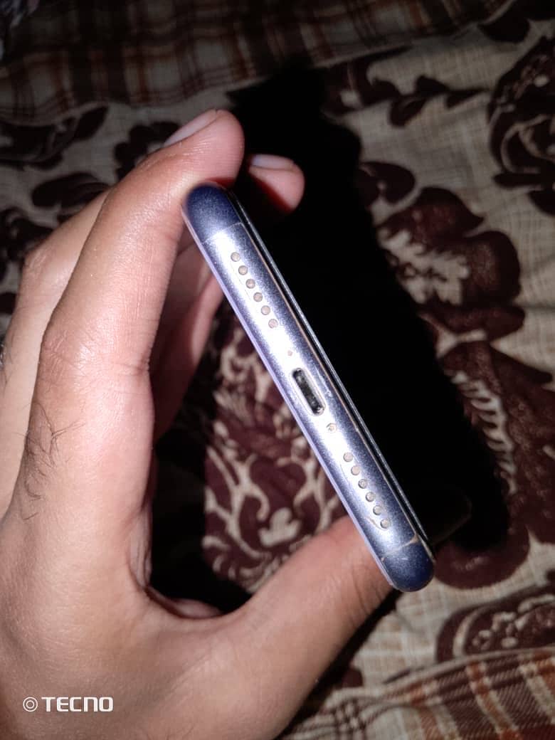 Apple iPhone 11 3