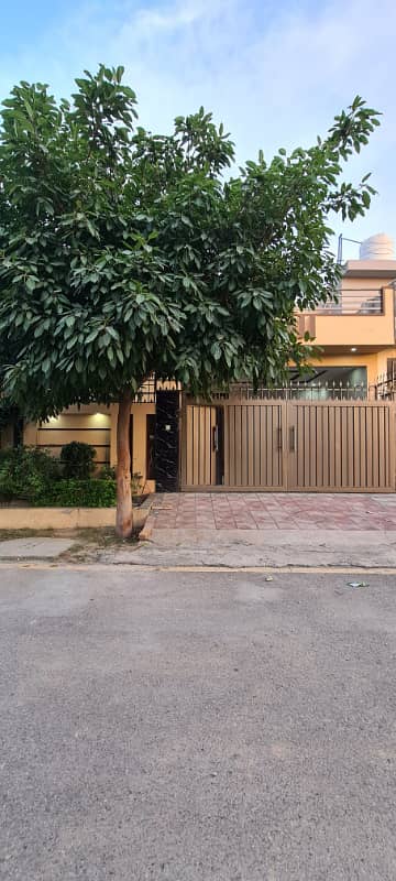 8 Marla Single Story Corner House available for Sale