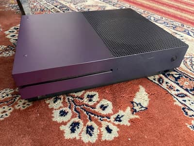 Xbox One S 1TB – DMC Edition (Excellent Condition)