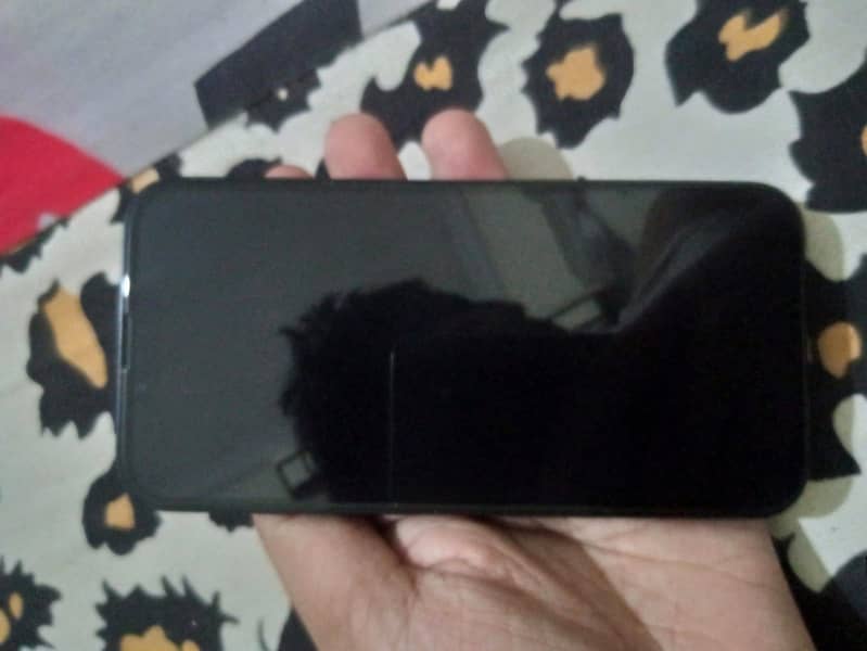 Apple iPhone 13 2