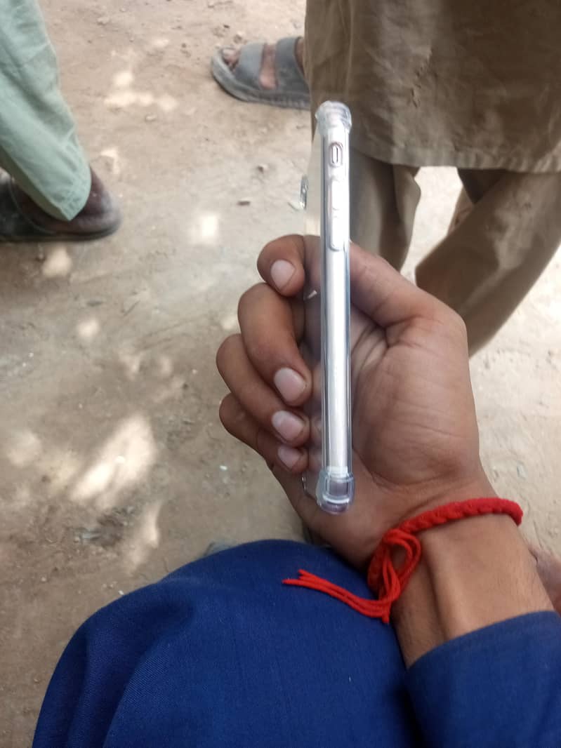 Apple iPhone 7 2