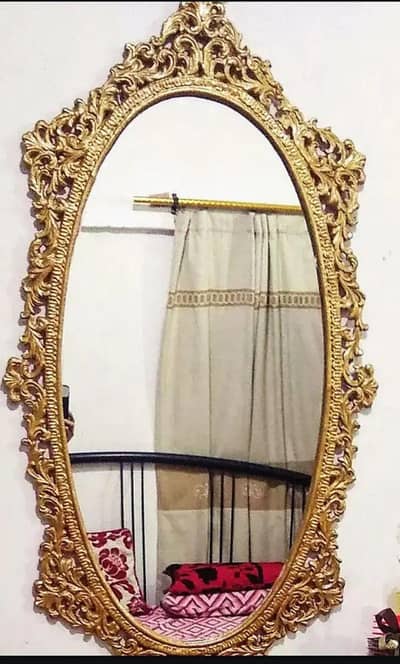 Mattalic base golden Elegant oval mirror