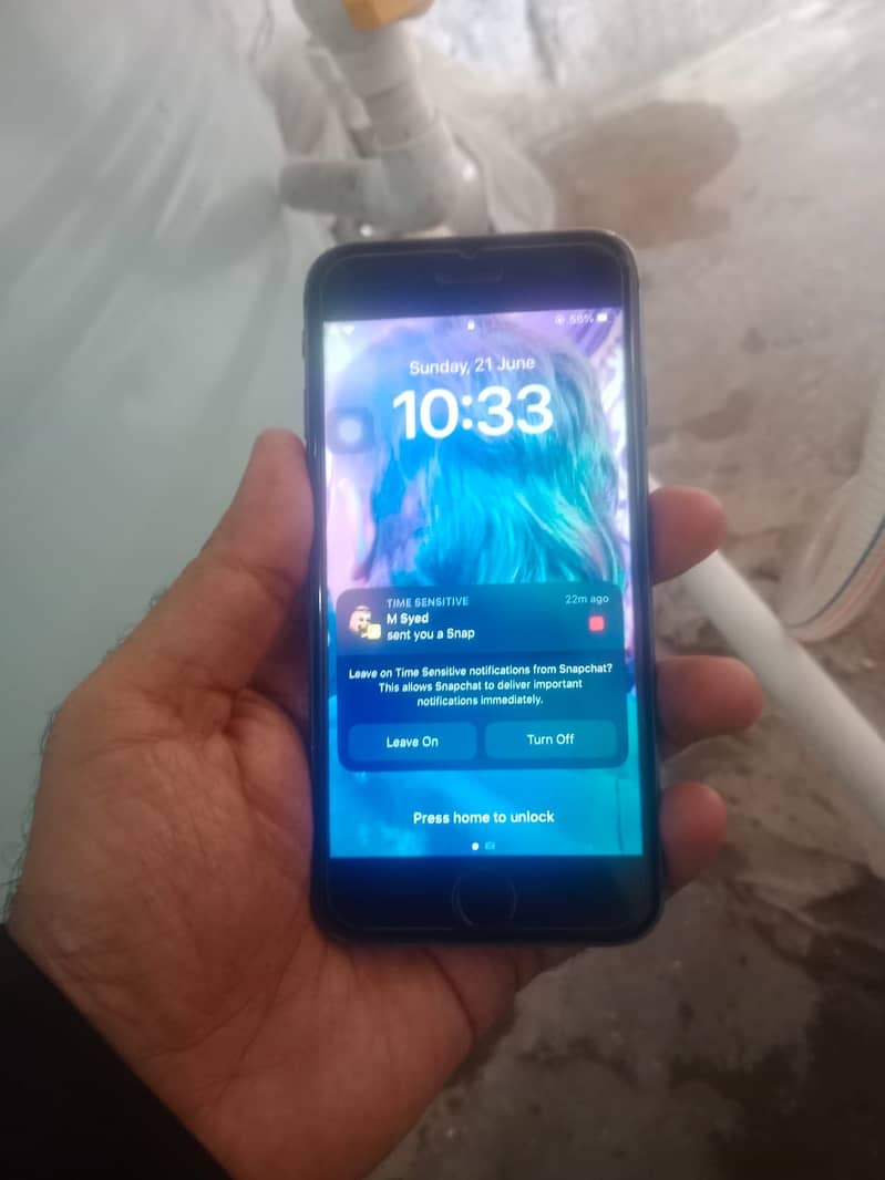Apple iPhone 8 1
