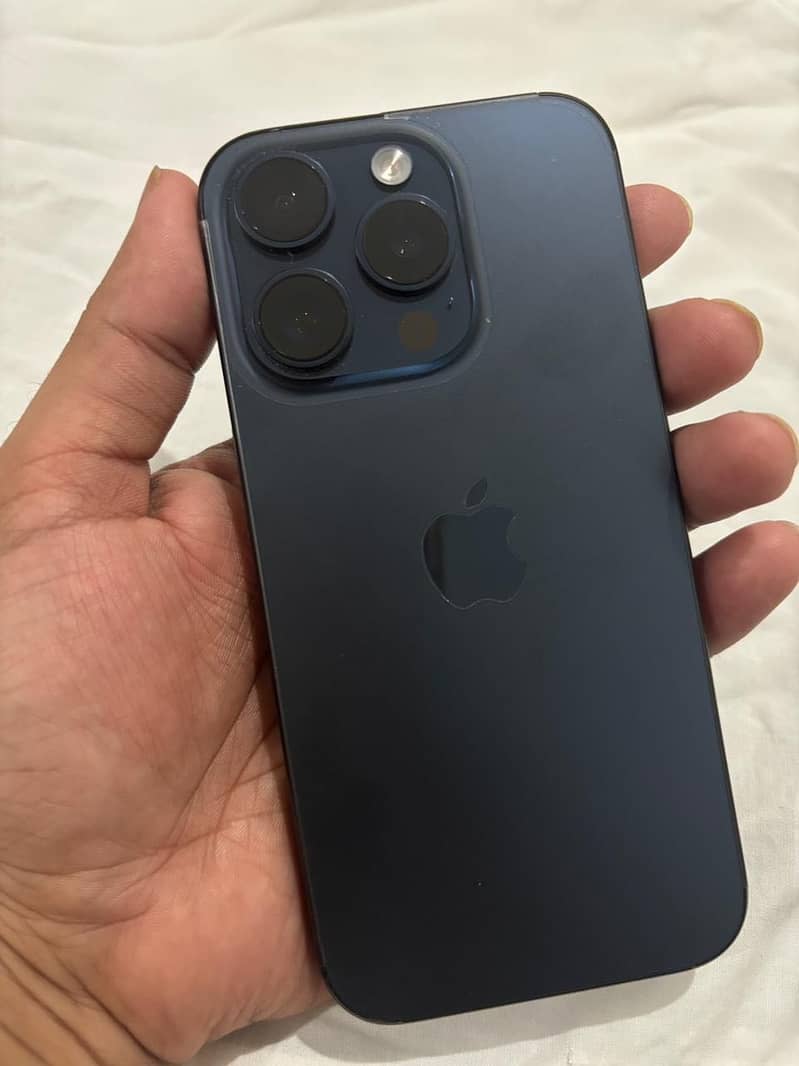 Apple iPhone 15 Pro 3