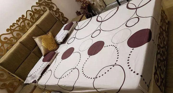 Elegant bed set. 2