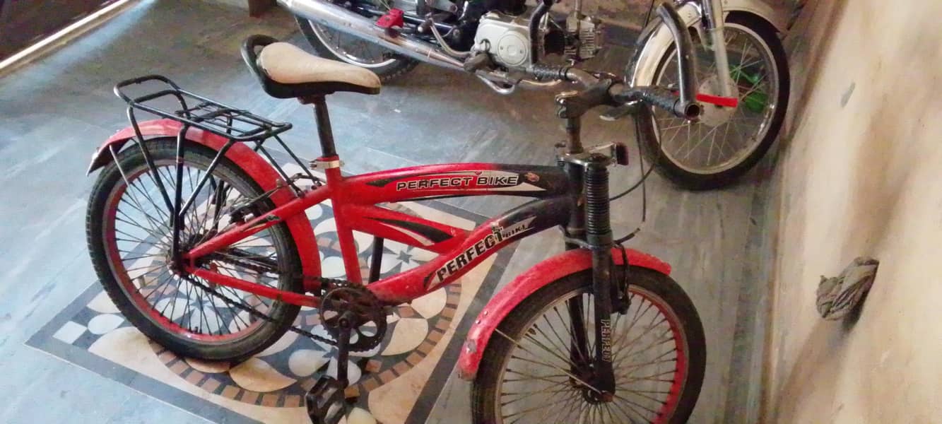 Red bicycle 0