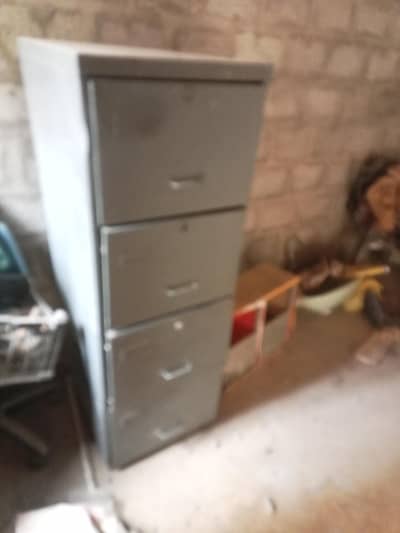 Drawers cabinet going to sake on urgent