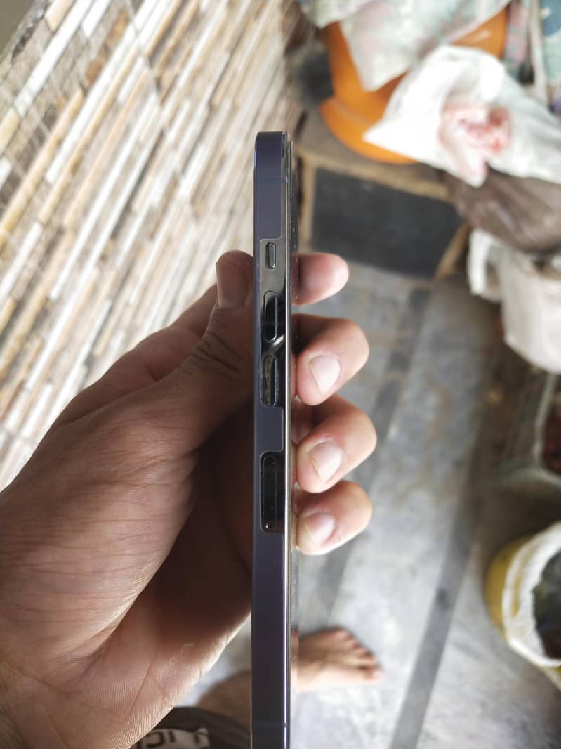 Apple iPhone 13 Pro 2