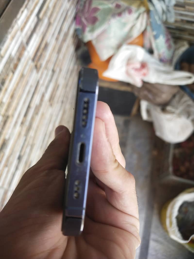 Apple iPhone 13 Pro 4