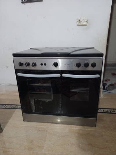 Indus 5-Burner Gas Cooking Range with Baking Oven - Good Condition