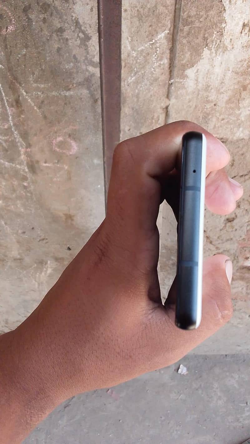 Google Pixel 6a 5