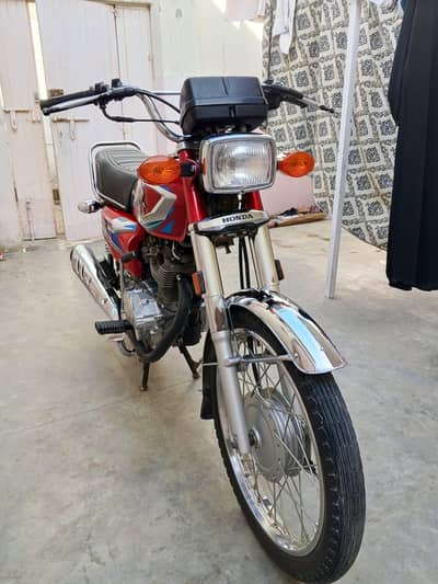 0/3/2/8/5/2/0/6/2/2/5 call only WhatsApp on Honda CG 125 model 2022