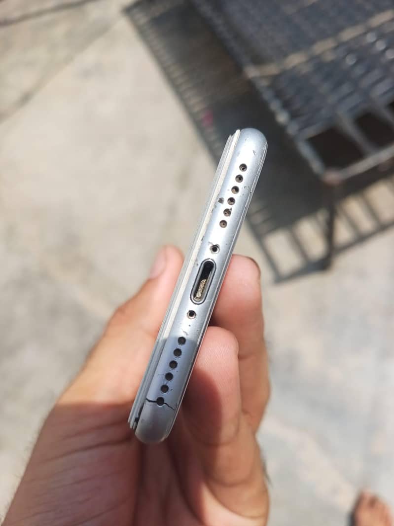 Apple iPhone 8 1