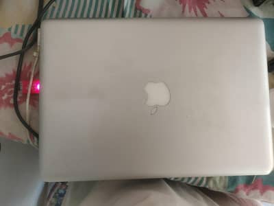 Apple Macbook pro 4gb ram 128ssd