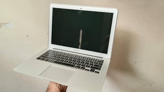 MacBook Air 13" inches 2017 intel core i5