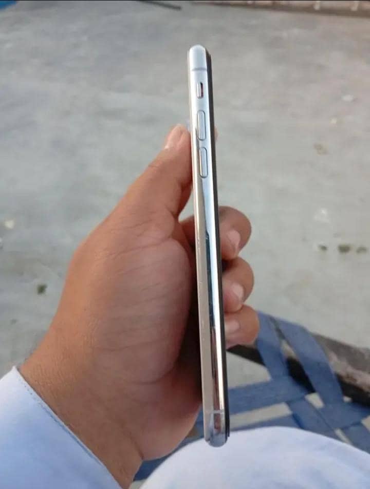 Apple iPhone X 2