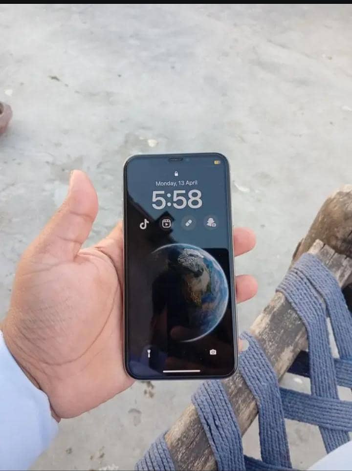 Apple iPhone X 3