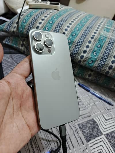 Apple iPhone 15 Pro Max jv