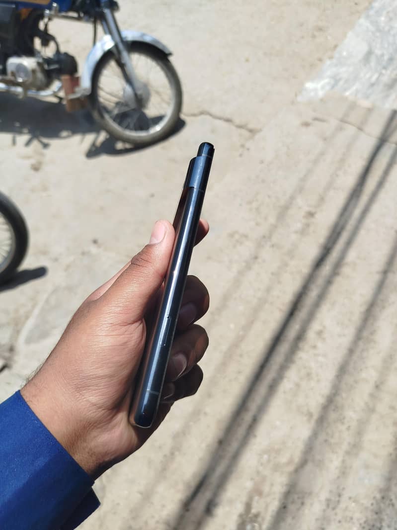 Google Pixel 8 Pro 2