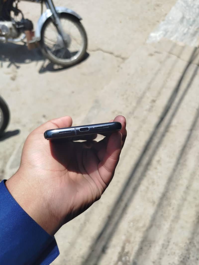 Google Pixel 8 Pro 4