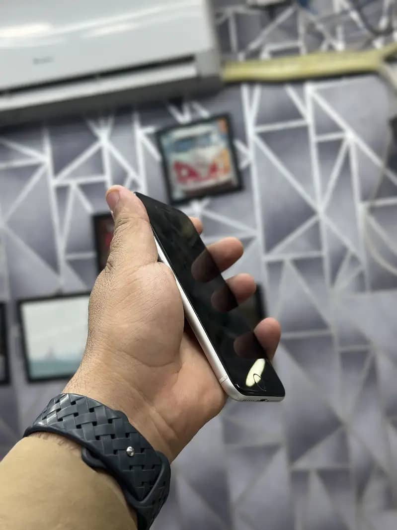 Apple iPhone SE 6