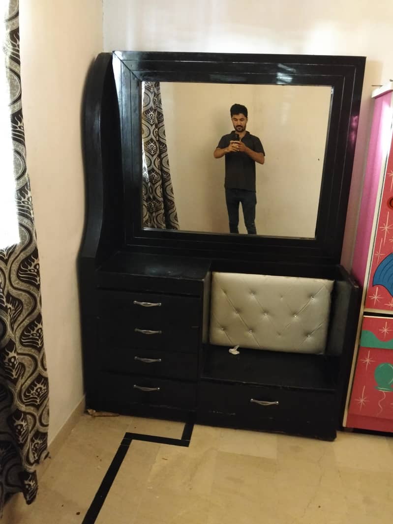 Dressing table 3
