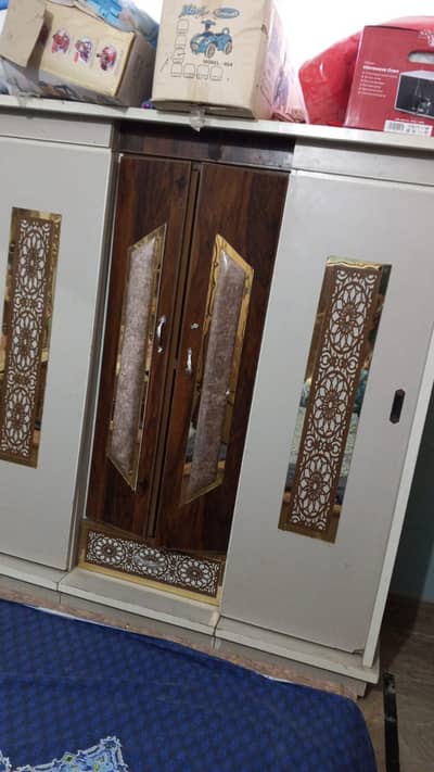 Four peace bedroom set