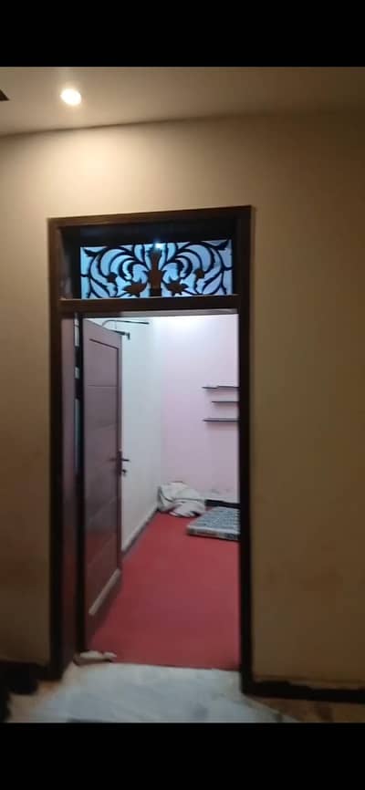 Room Available for Rent – Prime Location on University Road, Peshawar