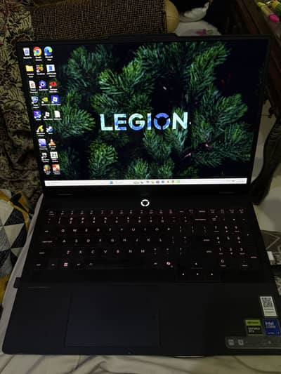 Lenovo Legion 5 Ultra 7 RTX 5060