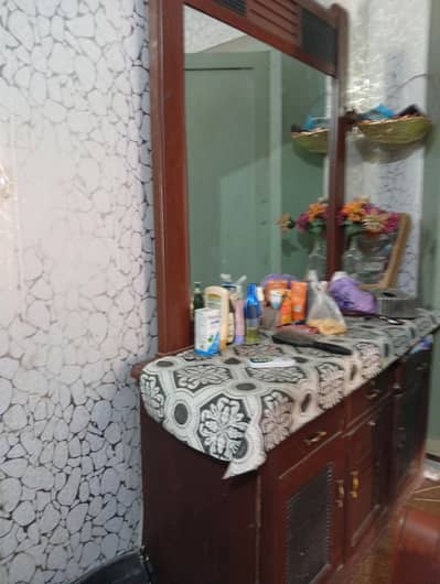 dressing table full size for sale in v good conditionn.