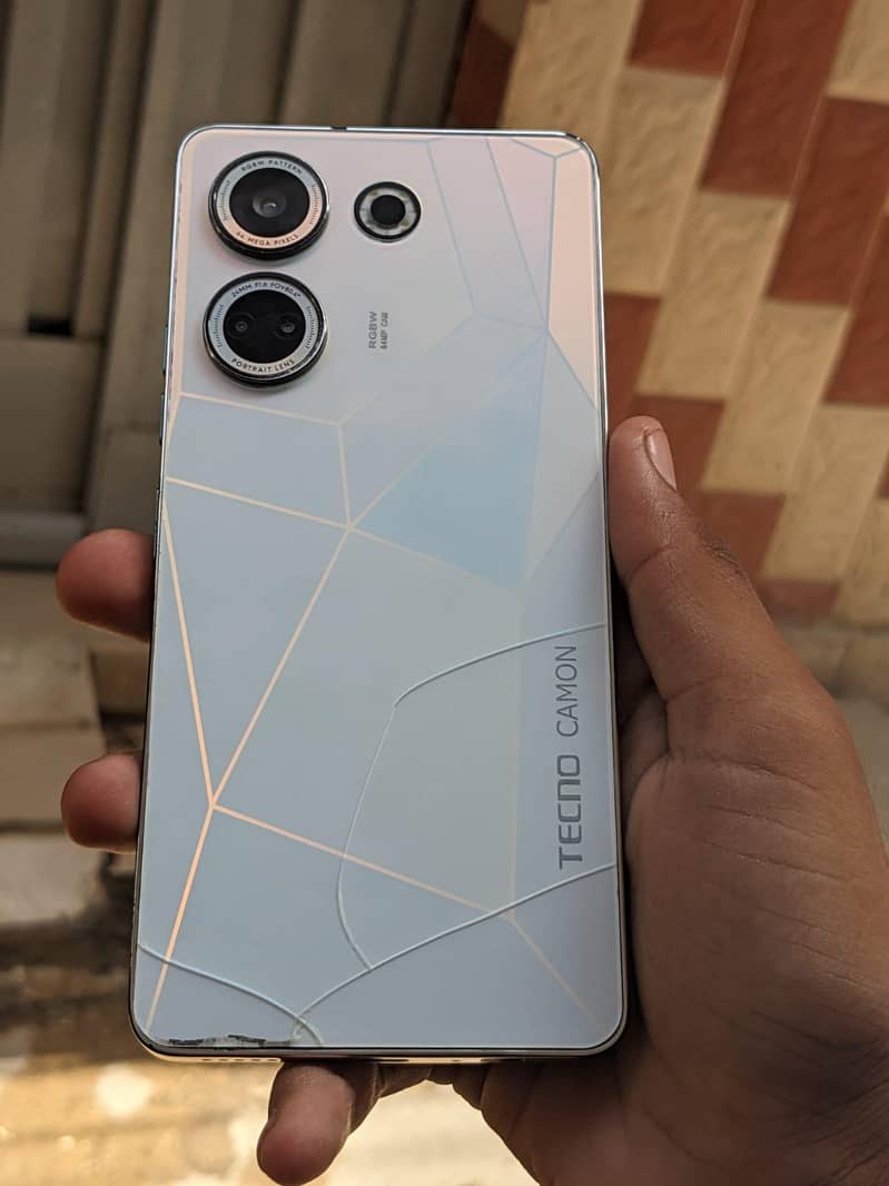 Tecno CAMON 20 0