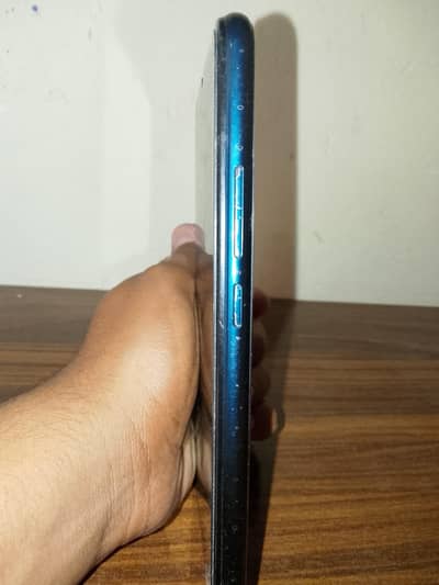 Vivo Y11 Faulty - On/Off - Back Panel Open - LCD Ok - Rs 5000